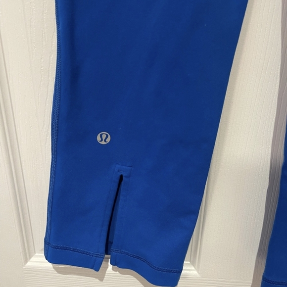 Lululemon Gather & Crow Crop royal blue - Picture 7 of 8